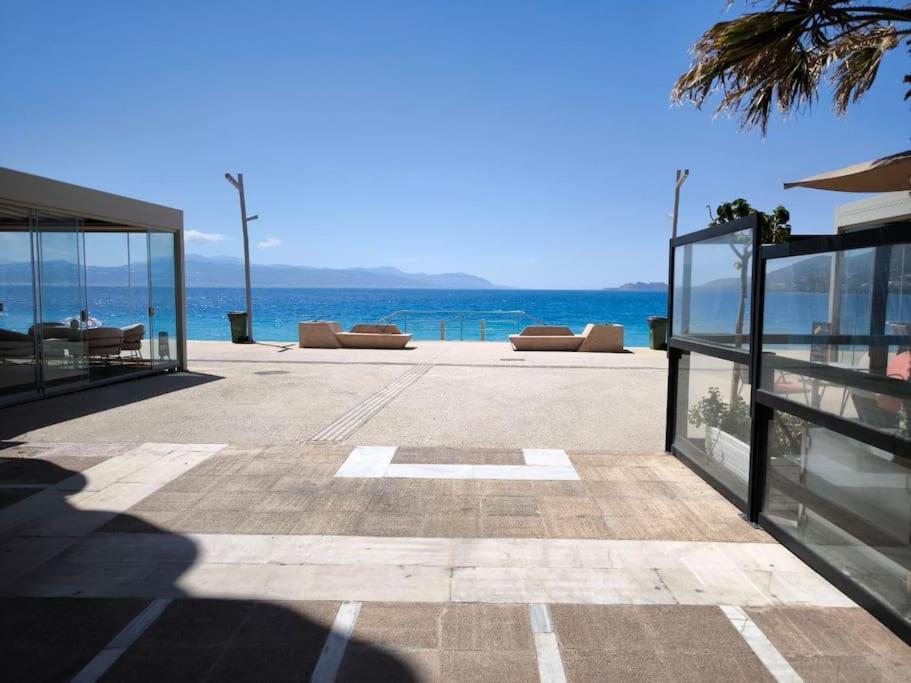 Apartment 50 Meters From The Beach Loutraki  Exterior photo