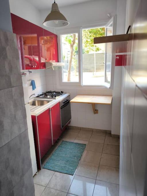 Apartment 50 Meters From The Beach Loutraki  Exterior photo